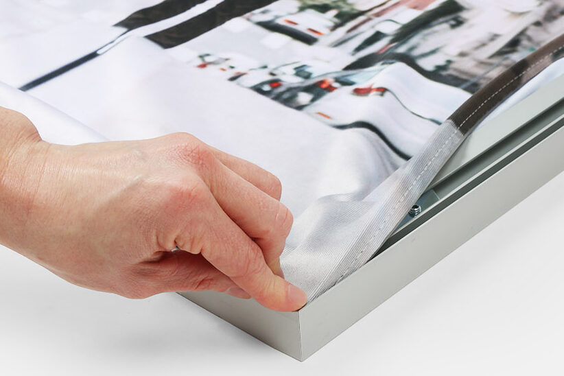 lightbox tabela imalatı İstanbul ışıklı reklam panosu örneği